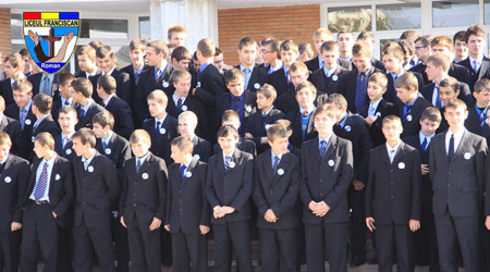 Elevi ai Liceului Franciscan din Roman